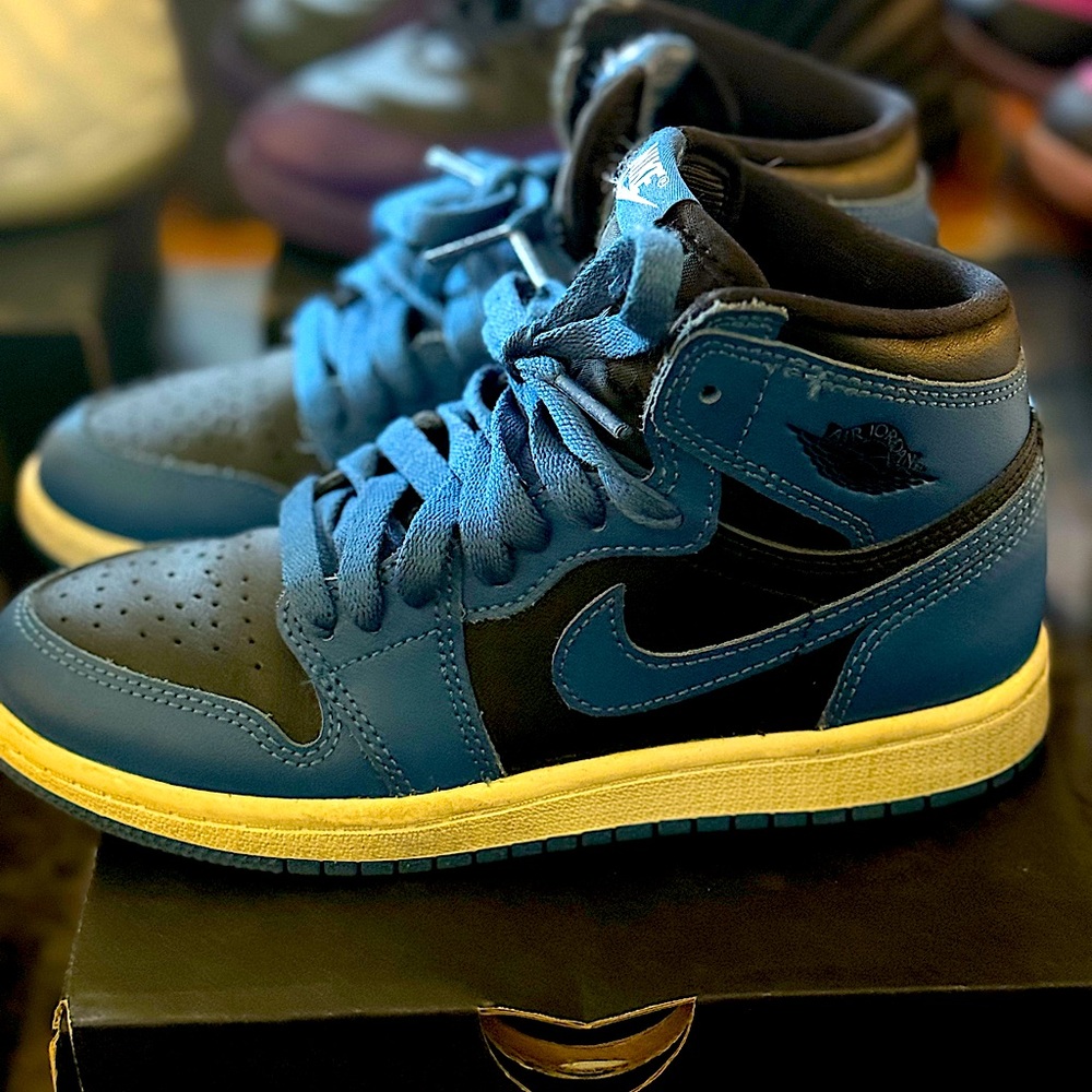 Air Jordan 1 Retro High OG Marina Blue ones 1.5 youth  colors Marina Blue/Black